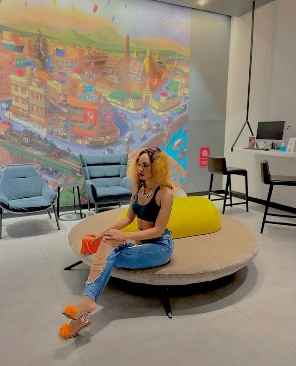 Professional massage therapist in Phuket available close to Surin Beach resorts and villas